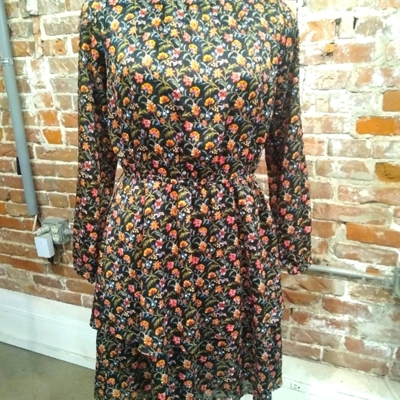 Loft Floral Long Sleeved Tiered Keyhole Back Ruffle Dress - Picture 5 of 10